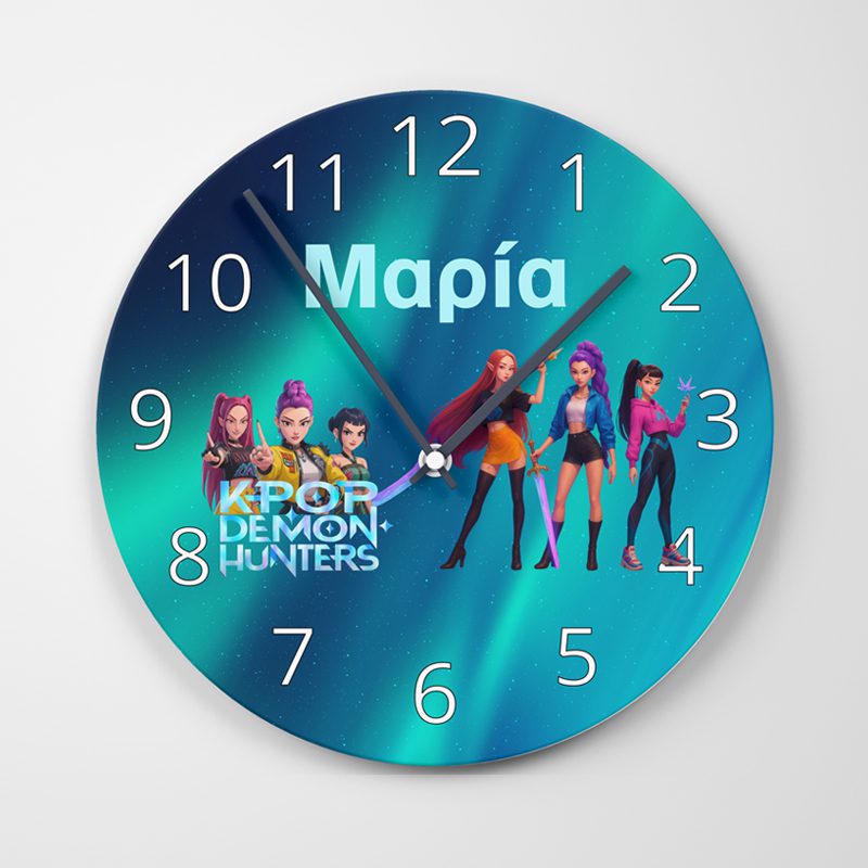 ROLOI K POP Προσωποποιημένο Ξύλινο Ρολόι Τοίχου Κ-POP με Όνομα – 26×26cm - Image 1