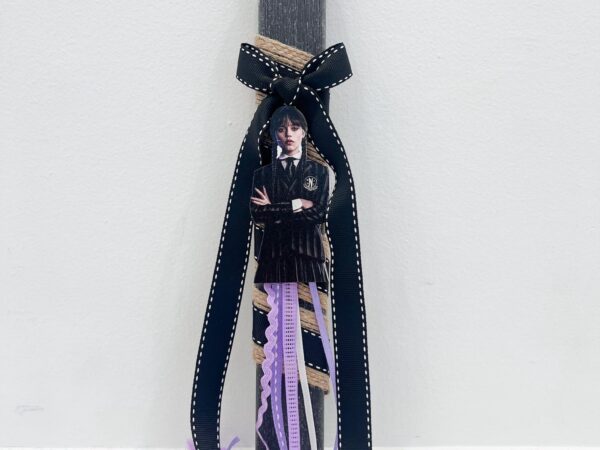 Αρωματική Πασχαλινή Λαμπάδα Wednesday με Φιγούρα & Κορδέλες